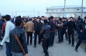 Для межэтнического конфликта в Казахстане достаточно искры - мнение