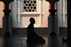 Таджикистанцев обучат совершать намаз правильно