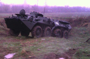 Кыргызстан усилил военное присутствие на участке госграницы, где военнослужащие Узбекистана выставили БТР