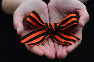 Георгиевская ленточка в Узбекистане: носить или снимать?