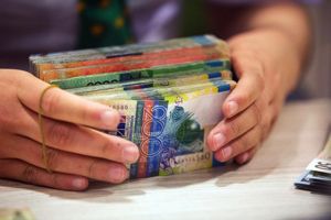 Грозит ли Казахстану великий валютный перелом?