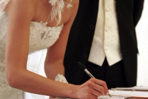 Прокуратура России зафиксировала рост числа фиктивных браков мигрантов в России