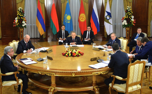 Зачем Путин и Атамбаев прилетели в Астану