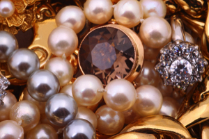 Таджикистан отменил все налоги на ввоз в страну ювелирных изделий