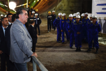 Таджикистан и Узбекистан опять не поделили воду