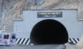 Душанбе не сможет долго уклоняться от дружбы с Тегераном