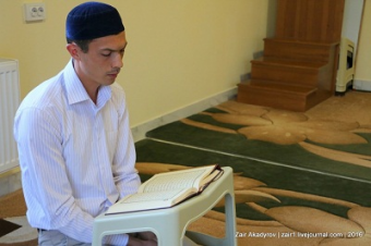 Коран не обязывает растить длинные бороды и носить короткие брюки