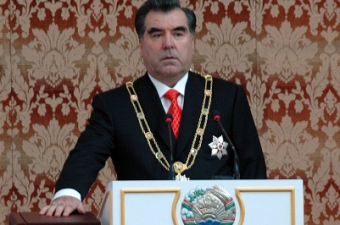 Эмомали Рахмон получил статус основателя независимого Таджикистана