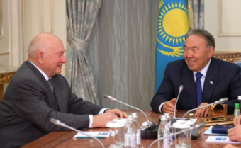 Зачем Лужков приезжал в Казахстан?