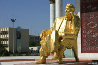 От Туркменбаши — к Аркадагу. Тернистый путь «туркменской демократии»