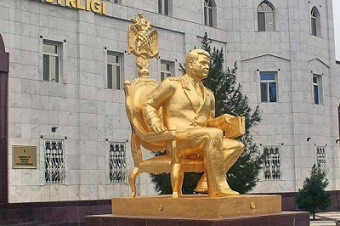10 лет со дня смерти Сапармурата Ниязова. Реакция официального Ашхабада