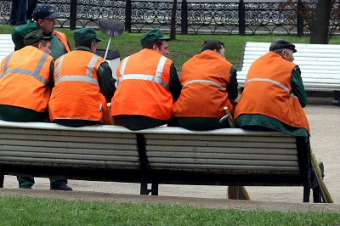 Количество выданных в Москве патентов снижается. Мигранты вновь уходят «в тень»?