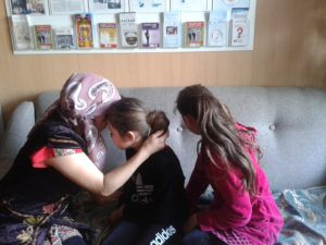 В Кыргызстане 11-летнюю девочку, пережившую попытку изнасилования, выгнали из родного села