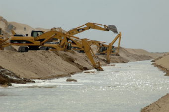Туркмения продолжает создавать в Каракумах искусственное озеро