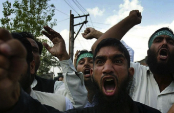 Для чего в Казахстане будут бороться с бородами и короткими штанами