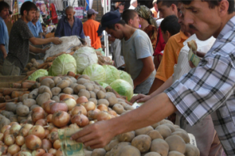 Мэр Душанбе уволил директоров двух крупных рынков города