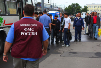 Трудовых мигрантов стали чаще депортировать из России