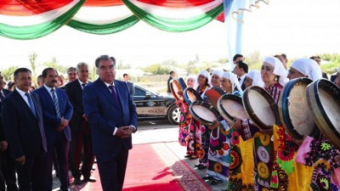 Плохо били в бубен, или Как в Таджикистане чиновница лишилась карьеры