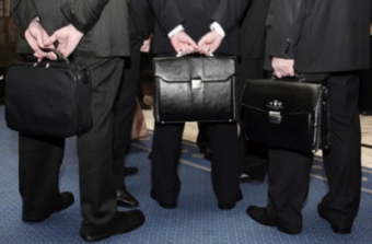 Каждый 345-й кыргызстанец - чиновник