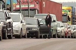 80 процентов застрявших на границе с Казахстаном машин везут товары в Россию