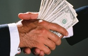 Госдолг Кыргызстана снизился почти на 1 млрд сомов