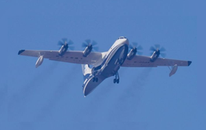 Китай продемонстрировал полет крупнейшего самолета-амфибии