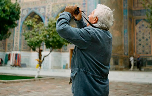 Мирзиёев разрешил туристам фотографировать Узбекистан