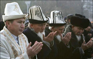 Как кыргызстанцев отправляют в последний путь из России на родину