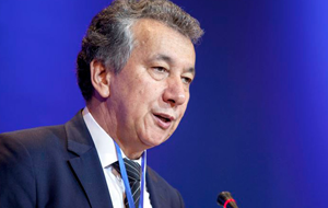 Руководитель администраций двух президентов Киргизии ушел в отставку