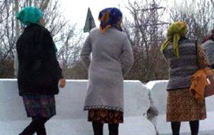 Премьер Узбекистана раскритиковал подчиненных за издевательства над бюджетниками