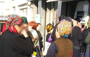 «Черный» курс доллара в Туркмении в восемь раз превысил официальный