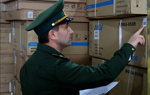 В Узбекистане запретили ввозить без уплаты пошлин больше одного телевизора или ноутбука в месяц