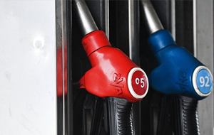 Почему в Кыргызстане дорожает бензин — ответ правительства