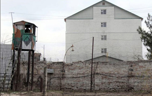 В ГСИН Киргизии объяснили частые суициды солдат слабой психикой призывников