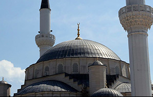 Покладистые жены вместо водки. Зачем Киргизии контролировать число мечетей и проповедников