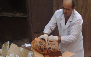 Таджикистан: Кто такие дегустаторы «белой смерти»?