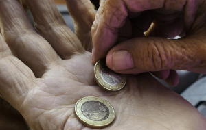 Бездонная бочка. Ушлые банкиры оставят казахстанцев без пенсий?