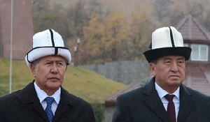 Драка президентов: Атамбаев против Жээнбекова