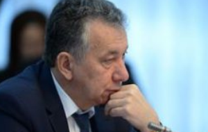 Фарид Ниязов о курултае, о попытках примирения Атамбаева с Жээнбековым, о фонде «Апрель» и о другом