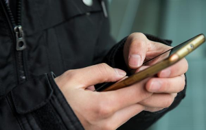 Для чего в Казахстане регистрируют все смартфоны и планшеты