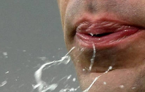 Почему мужчины Центральной Азии любят плеваться