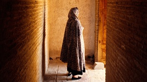 Женщины за спинами террористов