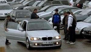 Водителям в Ашхабаде приказали устанавливать на колеса авто серебряные диски