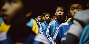 В китайских школах-интернатах из детей разных национальностей пытаются слепить народ Синьцзяна