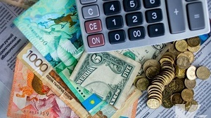 Почему падает тенге и какой должна быть курсовая политика Нацбанка Казахстана