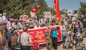 За пределами Независимости.  В Ташкенте прошла акция «Бессмертный полк»