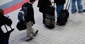Из Кыргызстана выбыло в четыре раза больше граждан, чем прибыло. Куда они уехали?