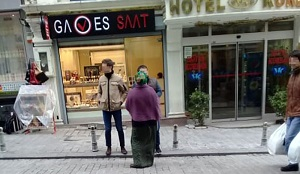 Спасаясь от безработицы, женщины из Туркменистана идут на панель в Турции