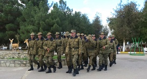 Выпускников ашхабадских школ поспешно забирают в армию