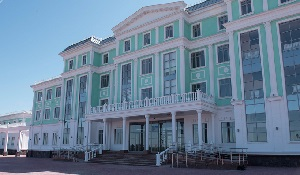 Школа на миллиард — здание, построенное Газпромом в Бишкеке